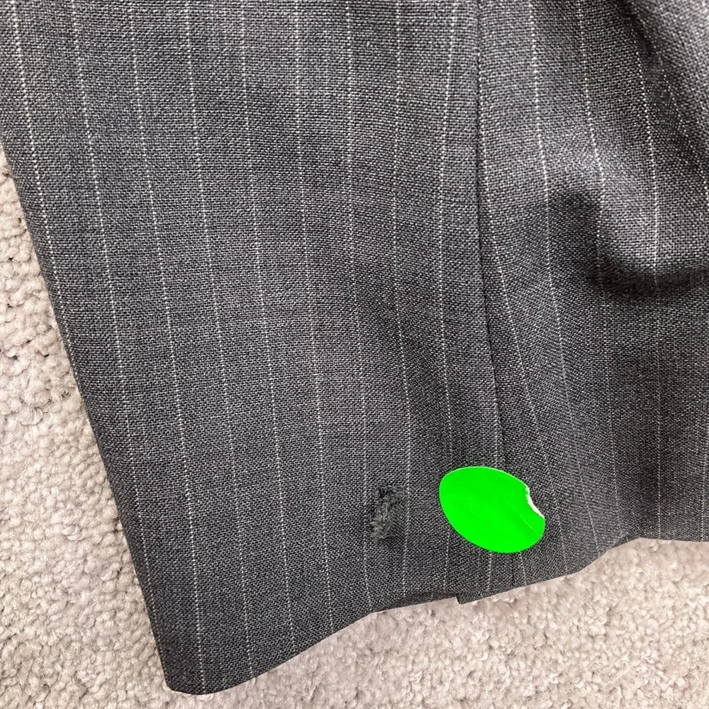 Theory Suit Mens 42R 32W Gray Pinstripe 2 Button Minimalist Formal Neutral Wool‎